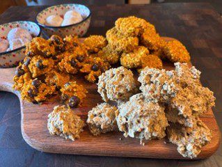Are You Looking for a Homemade Dog Biscuits Recipe? Natural homemade dog biscuits offer a better option than processed bagged treats.